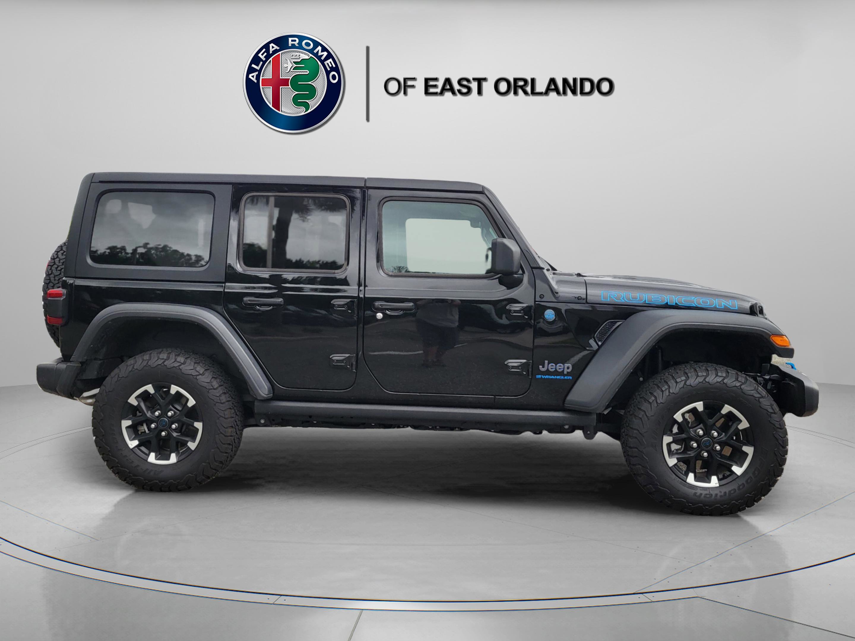 Used 2025 Jeep Wrangler Unlimited Rubicon 4xe w/ Convenience Group image 8
