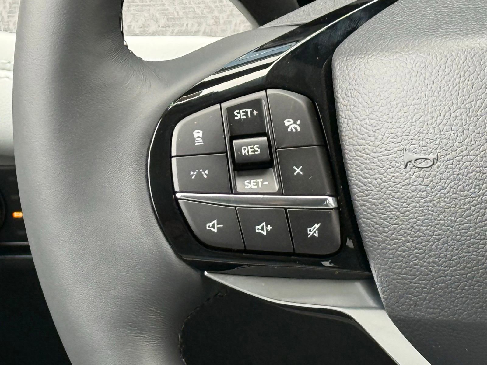 New 2026 Ford Explorer Platinum image 34