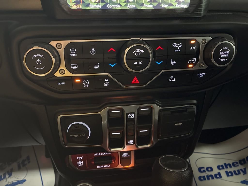 Used 2022 Jeep Gladiator Mojave w/ Cold Weather Group AWD/4WD image 19