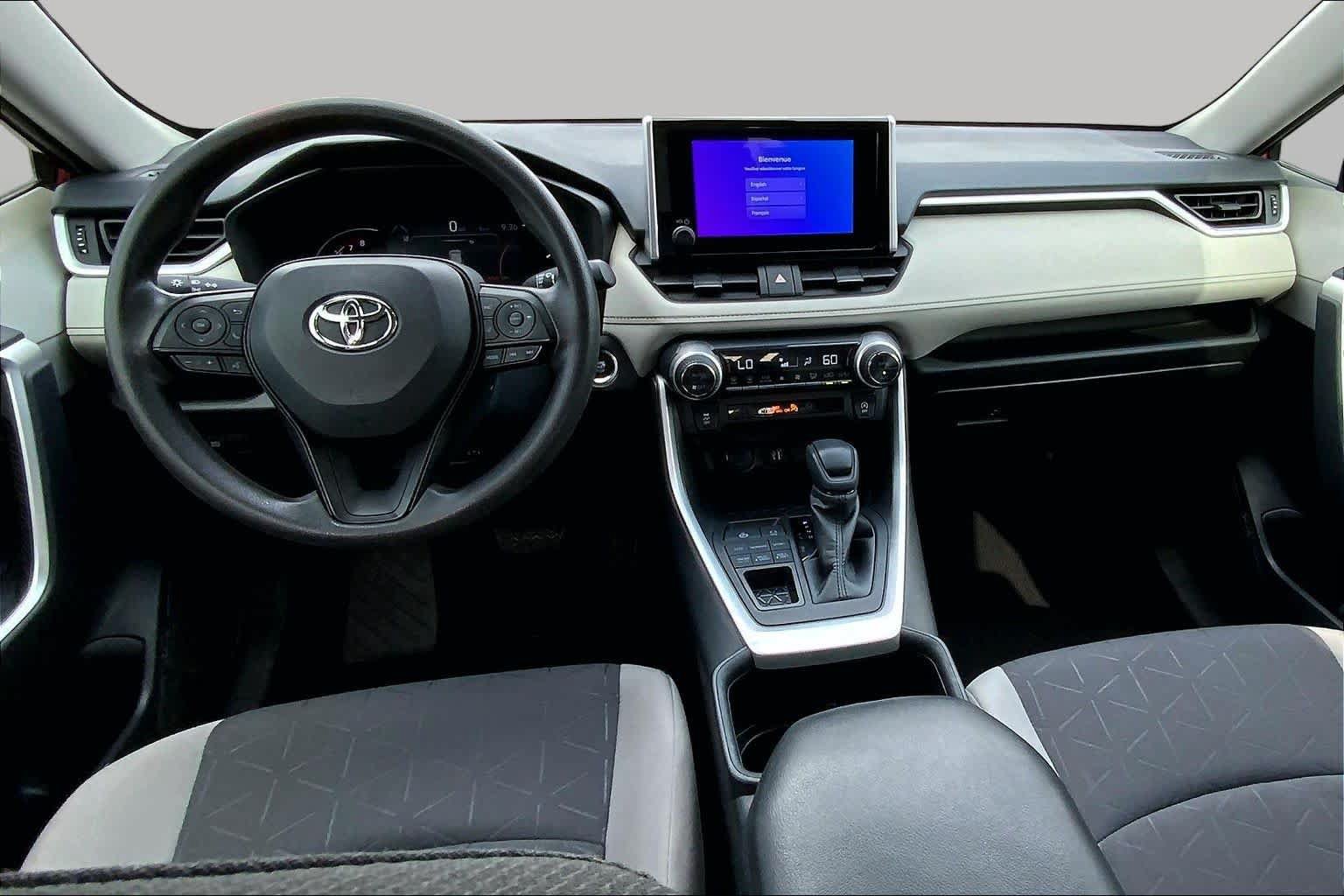Used 2023 Toyota RAV4 XLE AWD/4WD image 16