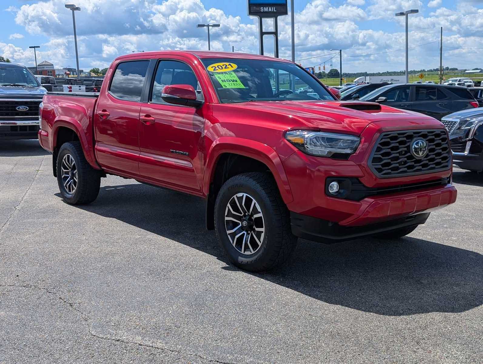 Used 2021 Toyota Tacoma TRD Sport w/ Technology Package AWD/4WD image 6
