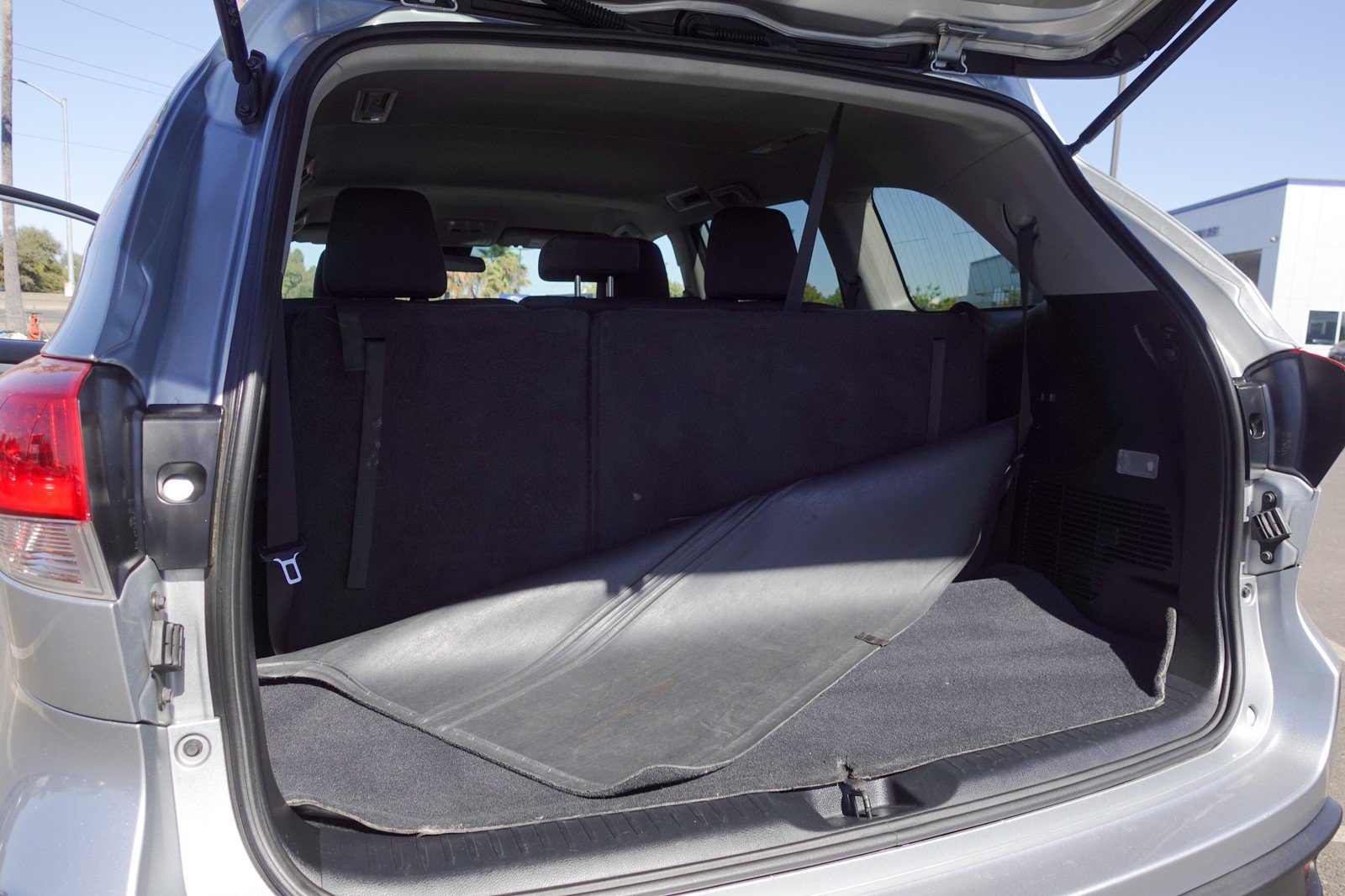 Used 2018 Toyota Highlander LE AWD/4WD image 24