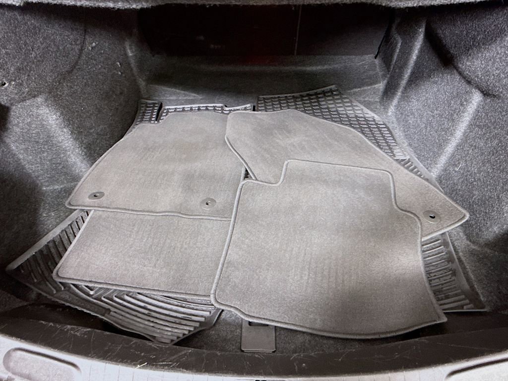 Used 2018 Chevrolet Impala LT image 25