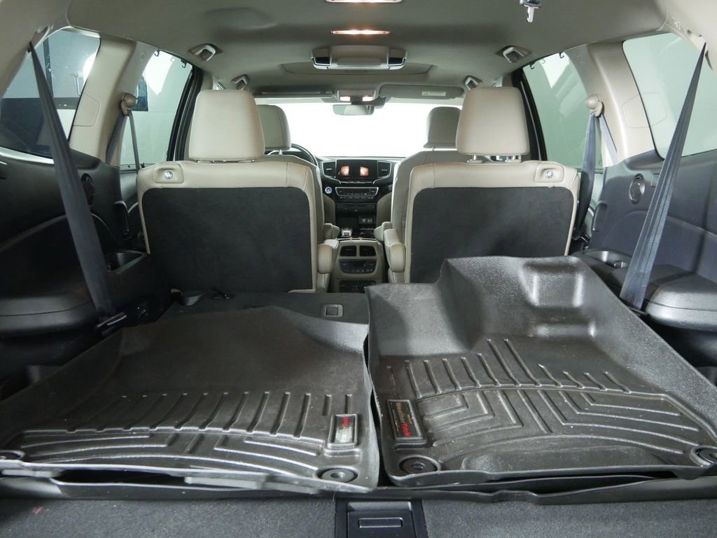 Used 2020 Honda Pilot Touring image 17