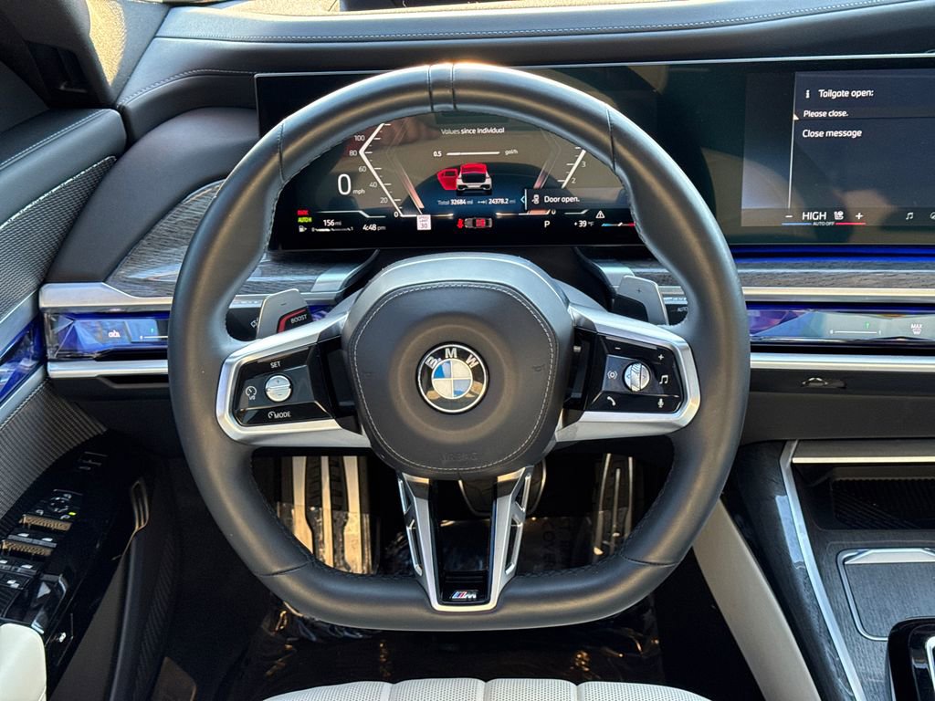 Used 2023 BMW 760i xDrive image 23