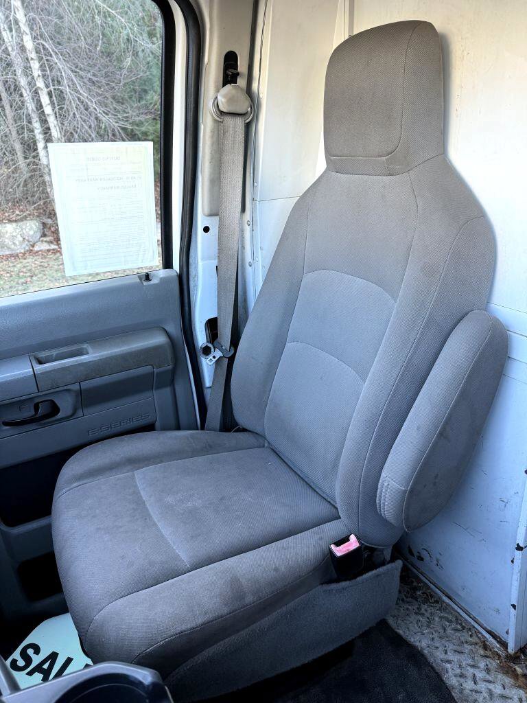 Used 2010 Ford E-350 and Econoline 350 Super Duty image 23