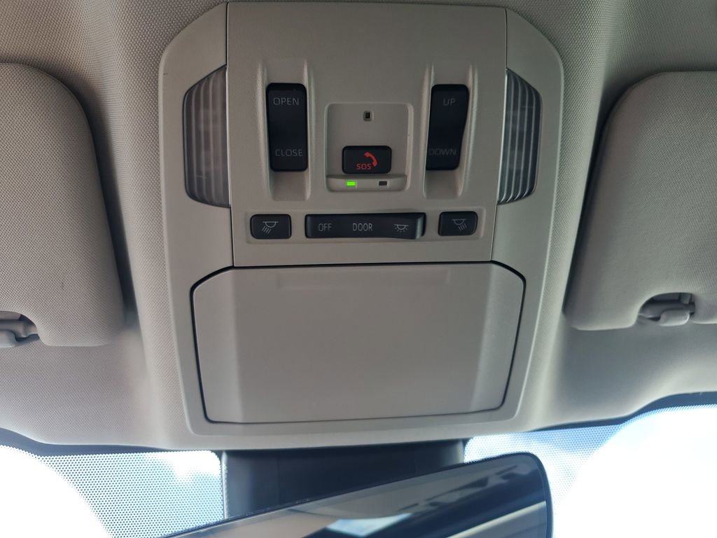 Certified 2024 Toyota Highlander XLE image 37