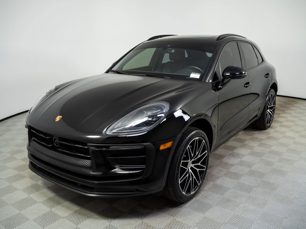 Certified 2024 Porsche Macan Turbo image 1