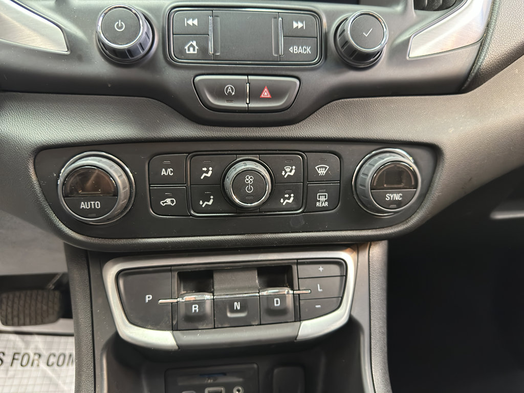 Used 2024 GMC Terrain SLT image 23