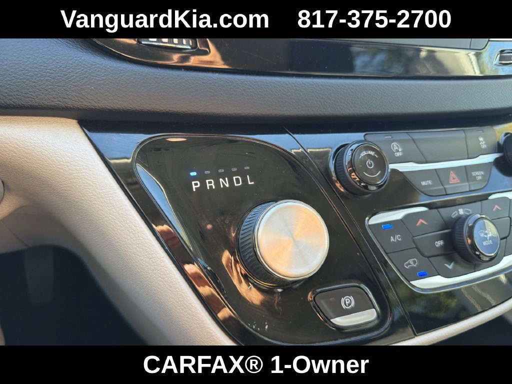 Used 2022 Chrysler Voyager LX FWD image 22