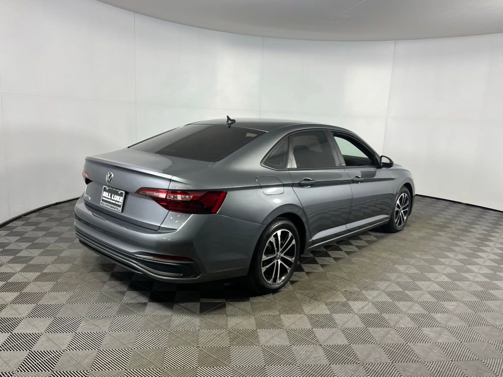 Used 2024 Volkswagen Jetta Sport image 7