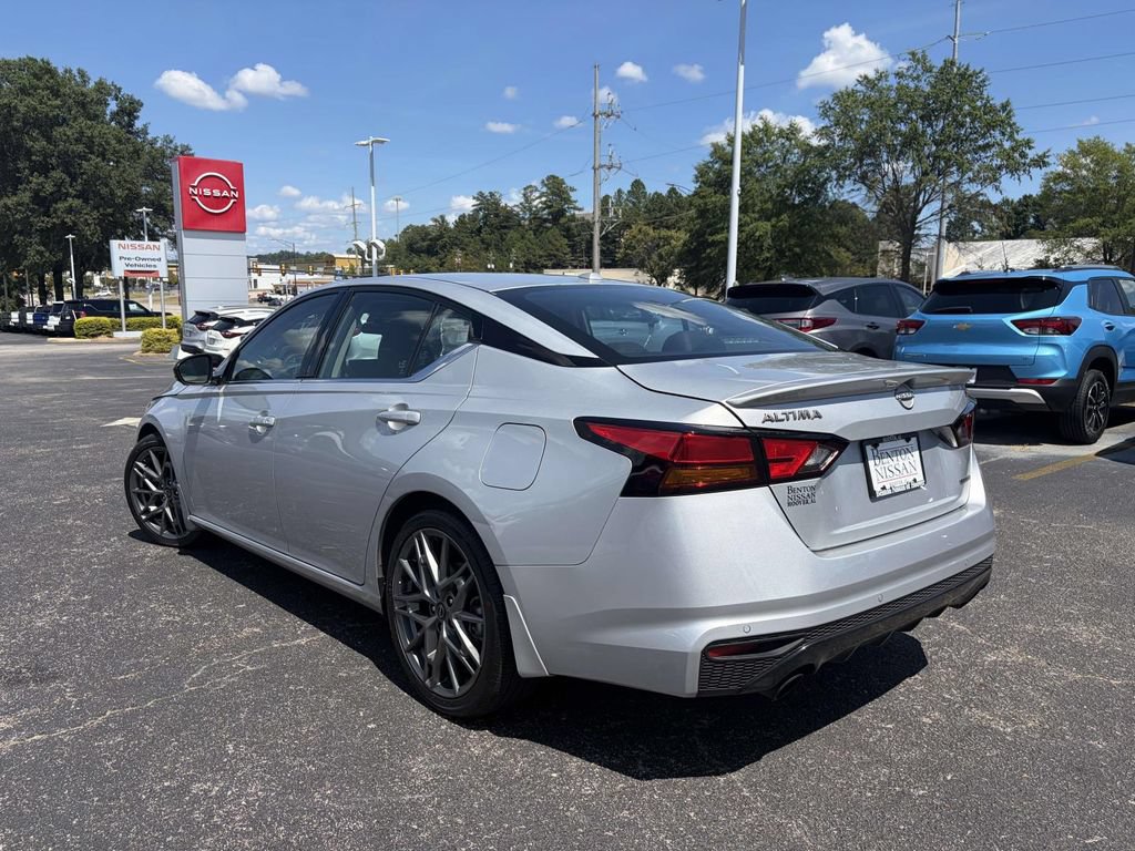 Used 2024 Nissan Altima 2.0 SR FWD image 5