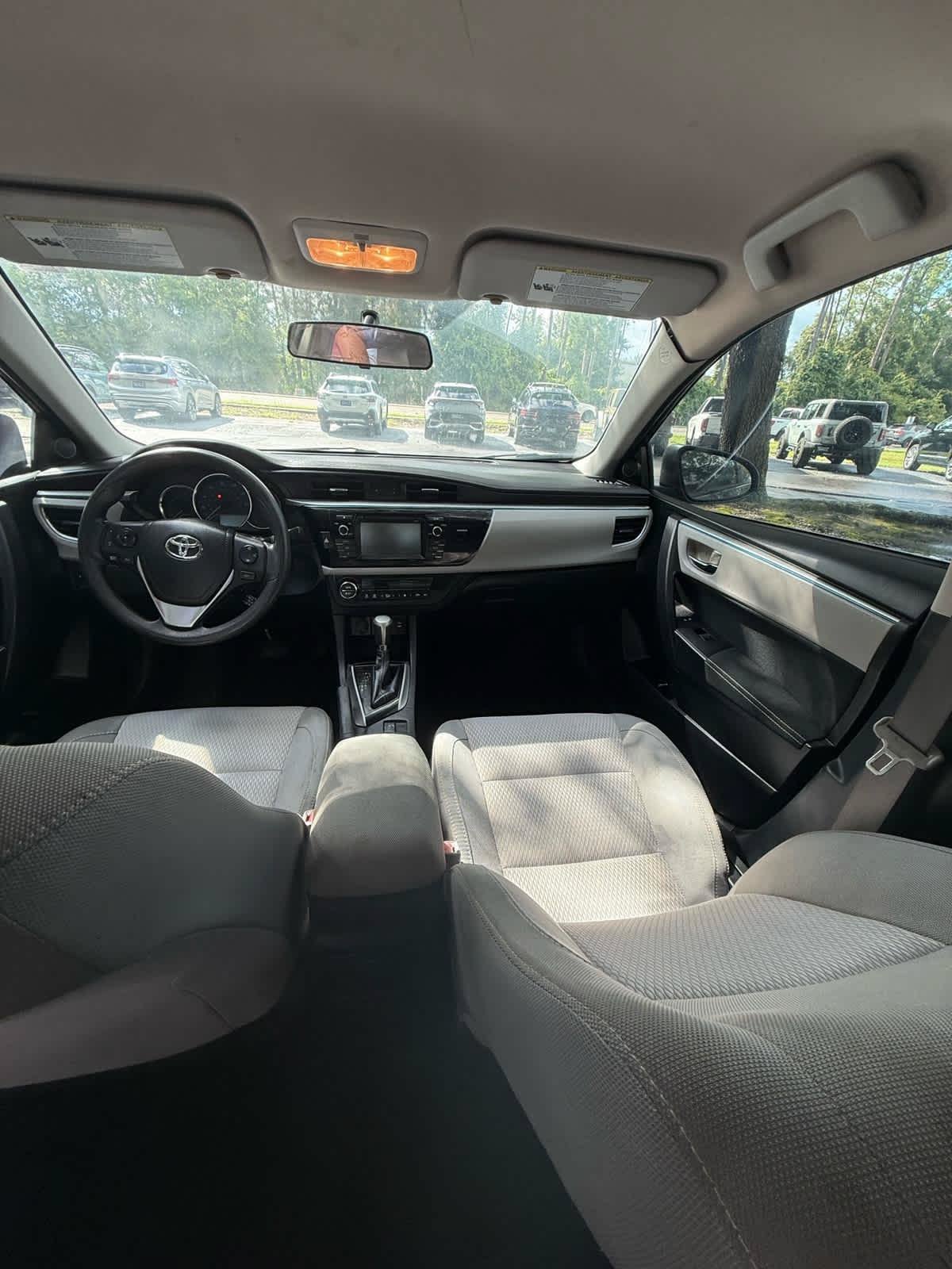 Used 2015 Toyota Corolla LE FWD image 15