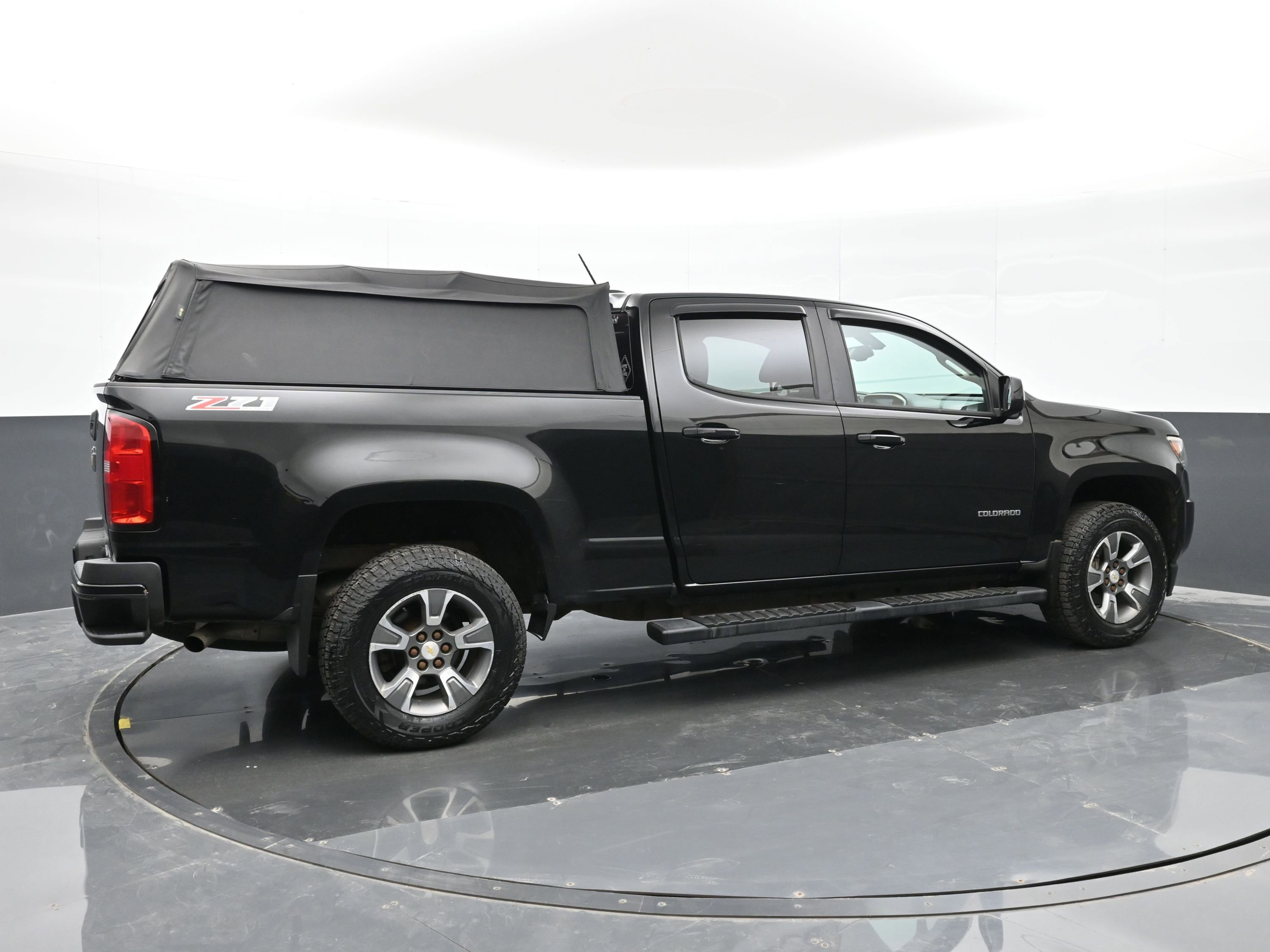 Used 2015 Chevrolet Colorado Z71 AWD/4WD image 8