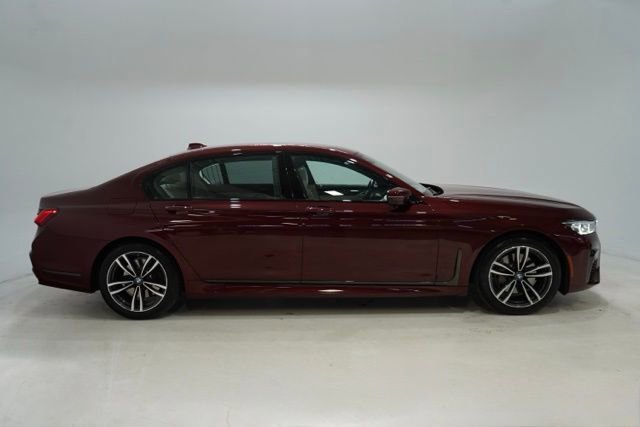 Used 2021 BMW 740i xDrive w/ M Sport Package image 8