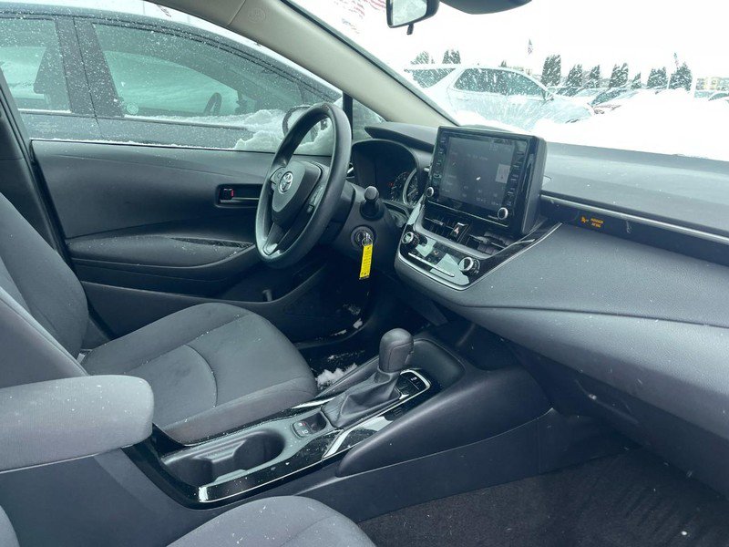 Used 2022 Toyota Corolla LE image 2