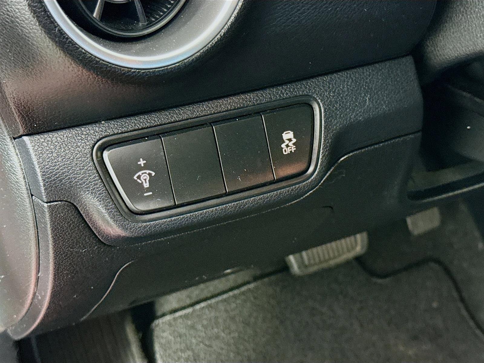 Used 2023 Kia Forte LXS image 10