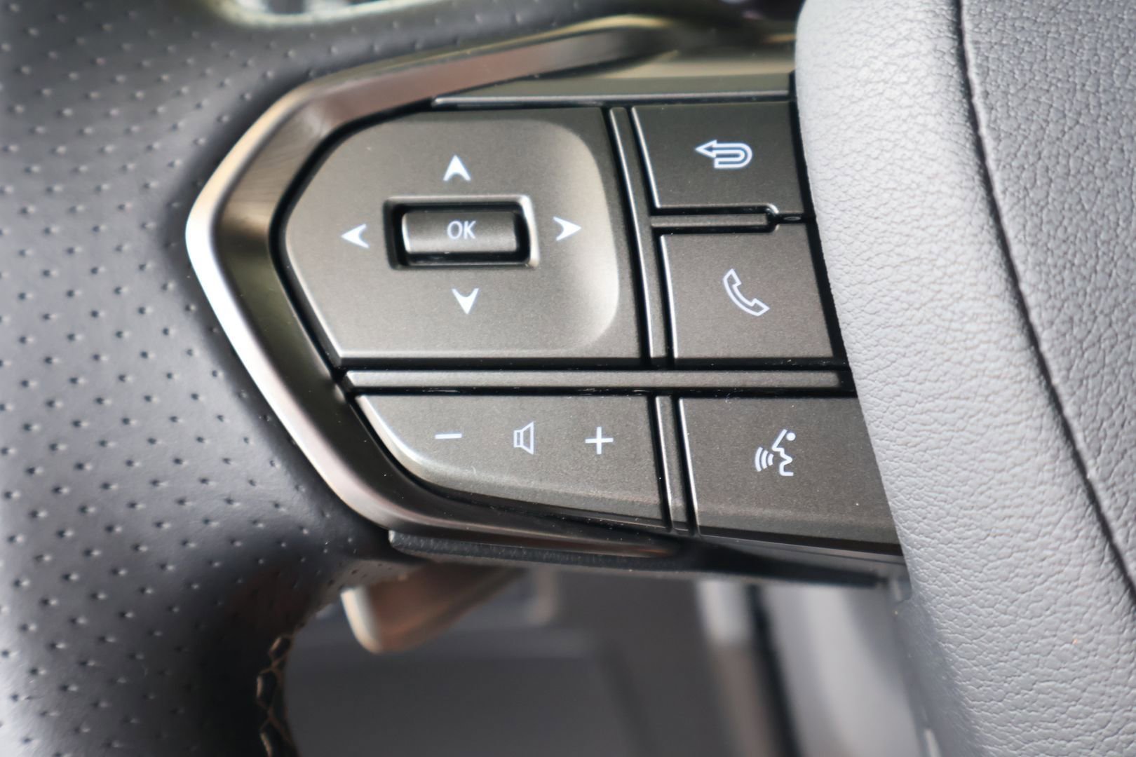 Used 2024 Lexus LX 600 F Sport AWD/4WD image 26
