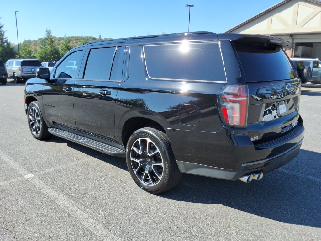 Used 2022 Chevrolet Suburban RST w/ Sport Performance Package AWD/4WD image 7