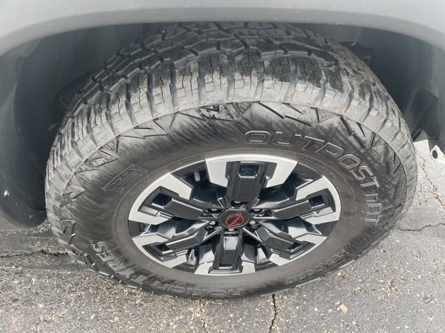 Used 2022 Nissan Frontier PRO-4X AWD/4WD image 18