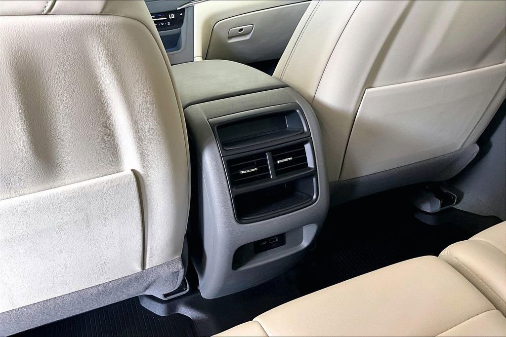 Used 2023 Cadillac XT5 Premium Luxury w/ Technology Package FWD image 13