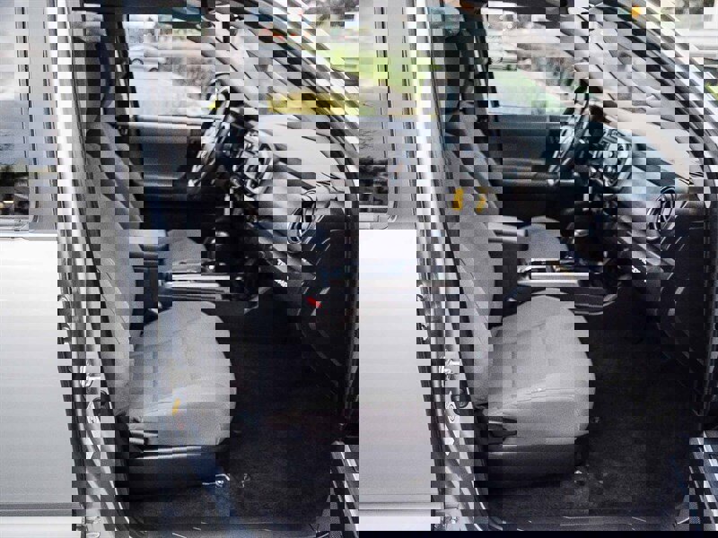 Used 2018 Toyota Tacoma SR5 image 21