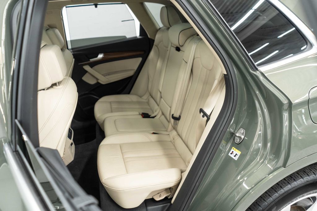 Used 2023 Audi Q5 e Premium Plus w/ Premium Plus Package AWD/4WD image 16