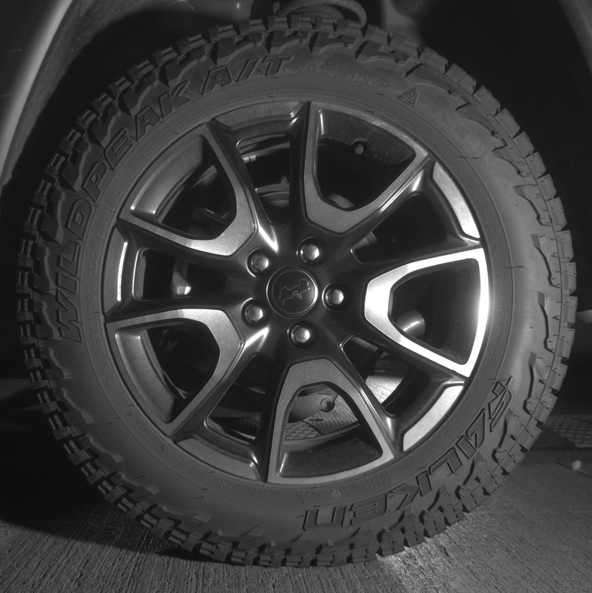 Used 2025 Jeep Compass Trailhawk image 14