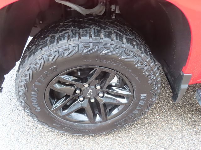 Used 2025 Chevrolet Silverado 1500 Custom Trail Boss AWD/4WD image 15