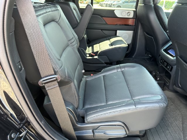Used 2022 Lincoln Navigator Reserve w/ Equipment Group 201A AWD/4WD image 10