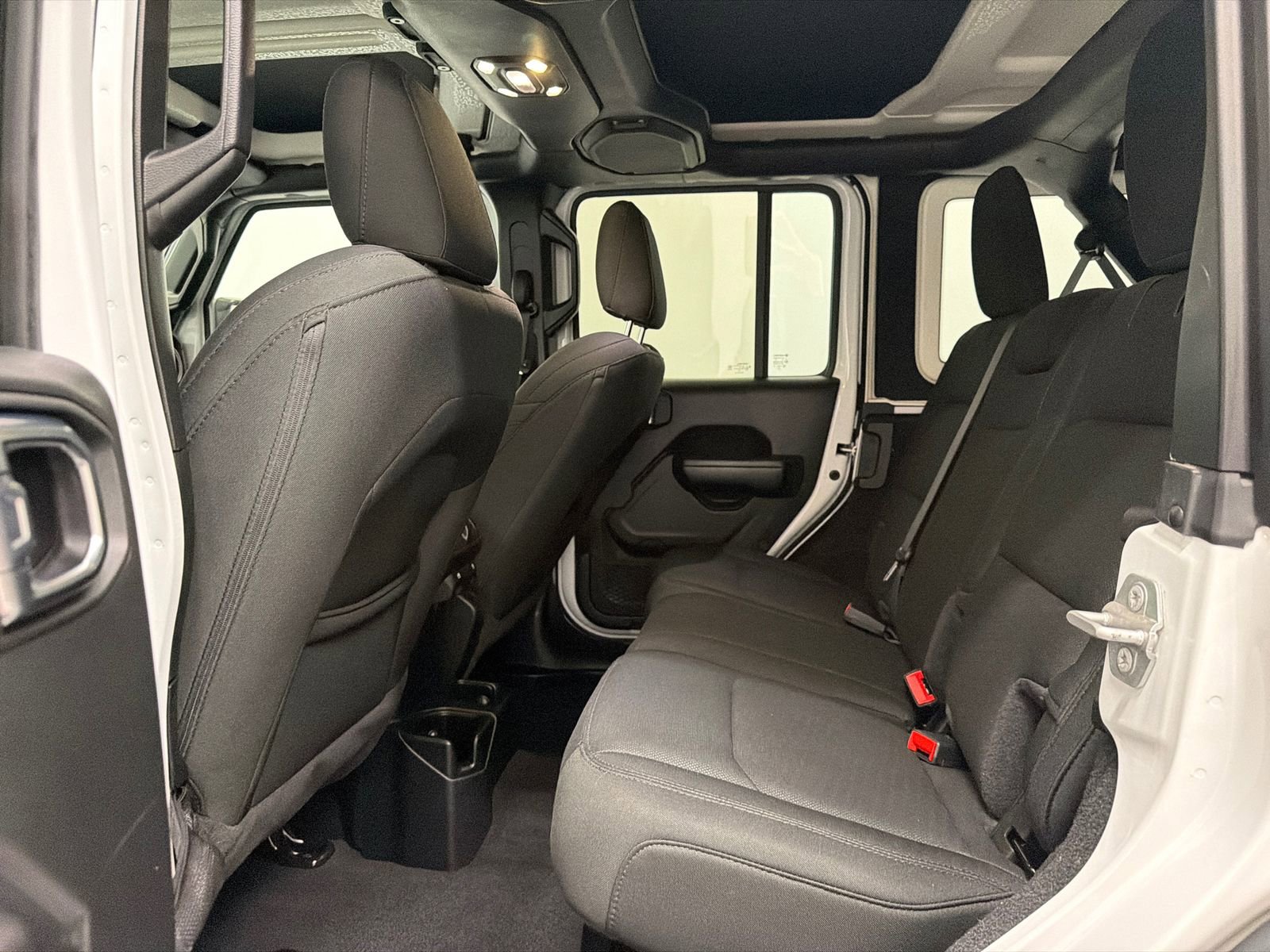 Used 2020 Jeep Wrangler Unlimited Sport image 16