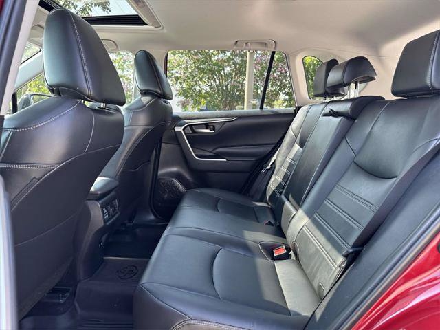 Certified 2020 Toyota RAV4 XLE Premium AWD/4WD image 19