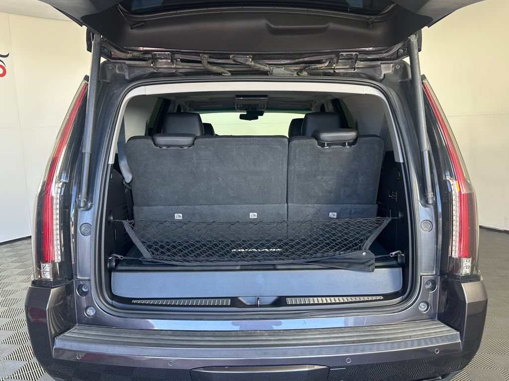 Used 2018 Cadillac Escalade Luxury w/ LPO, Radiant Package AWD/4WD image 6