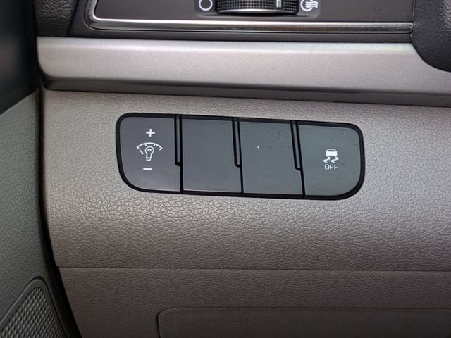 Used 2017 Hyundai Elantra SE image 26