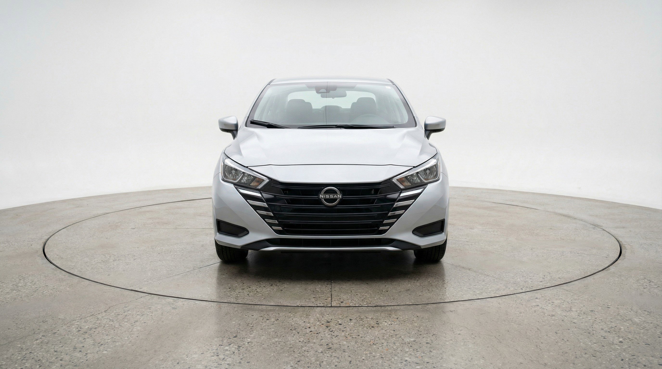 Used 2025 Nissan Versa SV FWD image 2