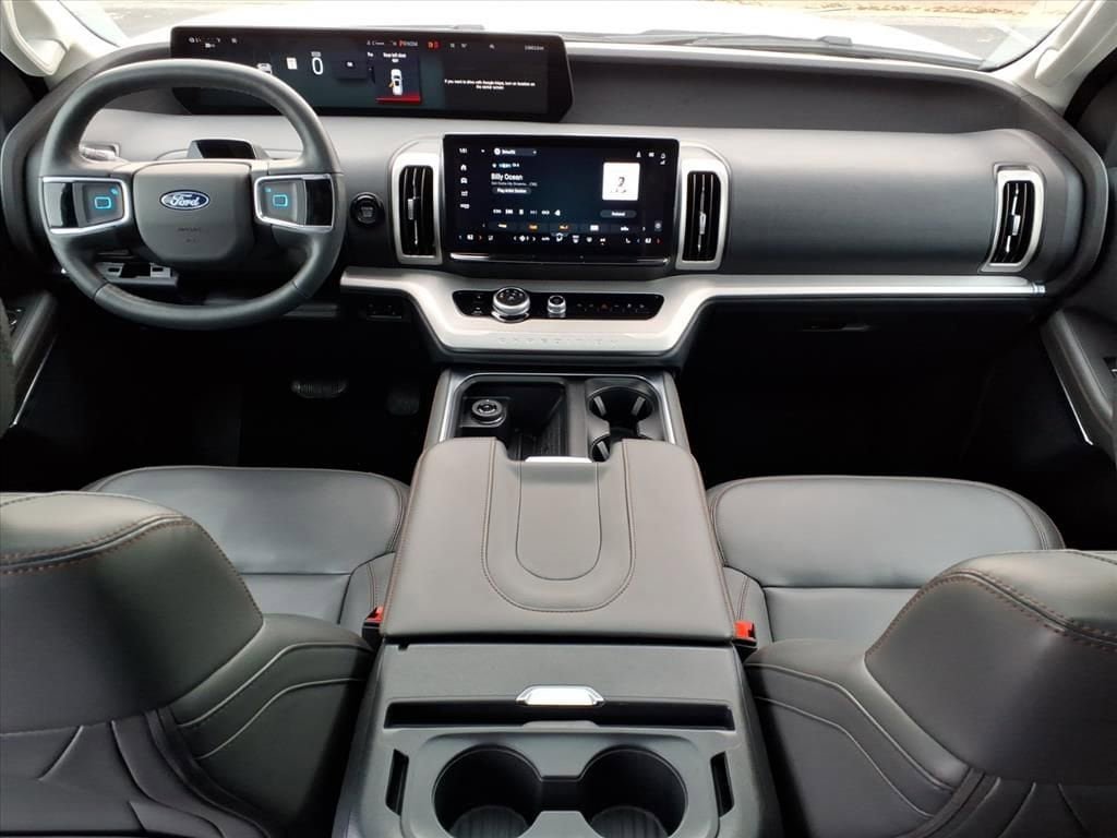 Used 2025 Ford Expedition Active AWD/4WD image 31