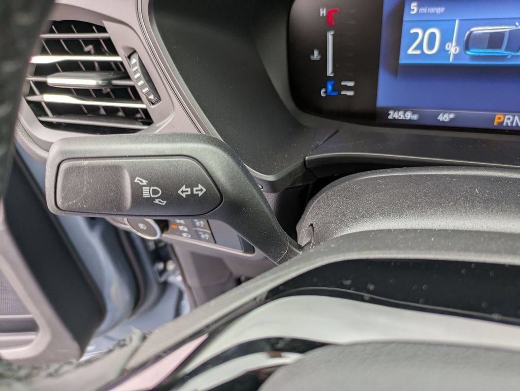 New 2024 Ford Escape SE FWD image 30