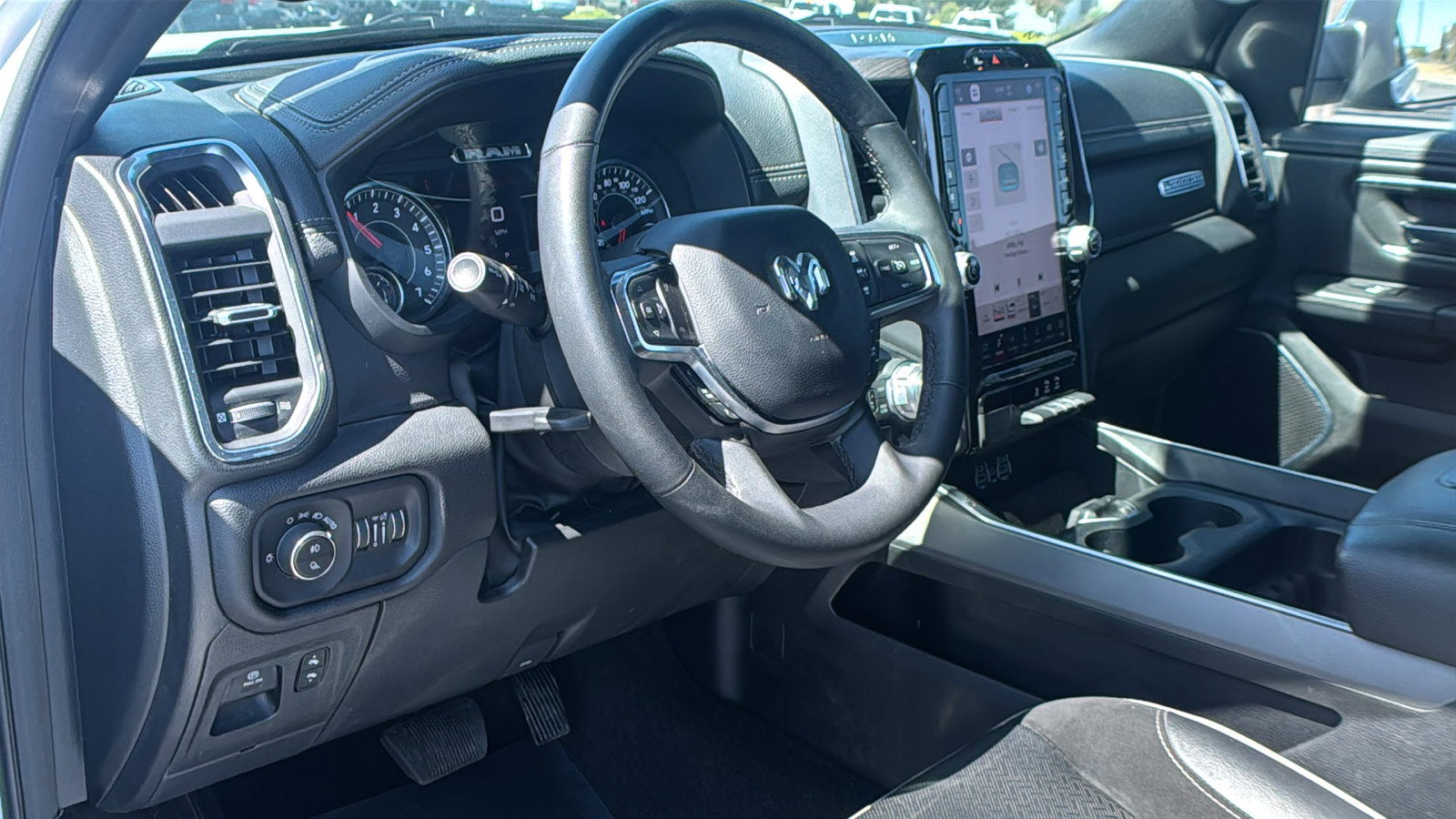 Used 2025 RAM 1500 Laramie AWD/4WD image 23