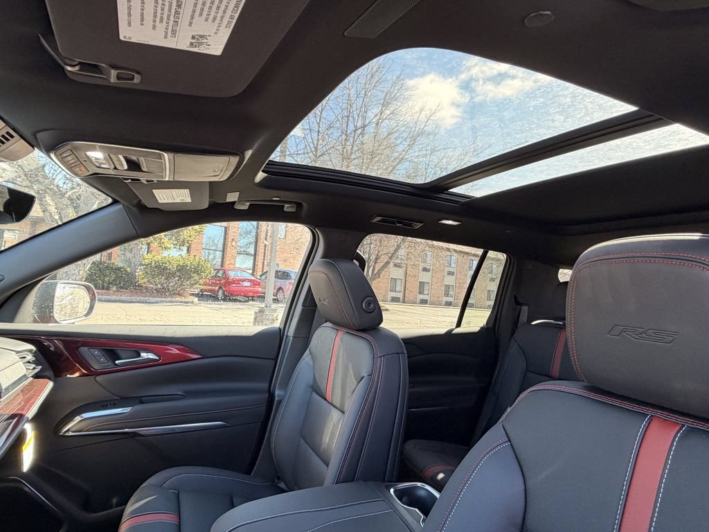 New 2026 Chevrolet Traverse RS w/ LPO, Floor Liner Package AWD/4WD image 15