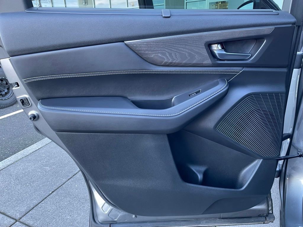 Used 2022 Acura MDX SH-AWD w/ Advance Package image 14