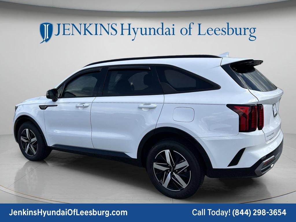 Used 2023 Kia Sorento EX w/ Panoramic Sunroof Package FWD image 7