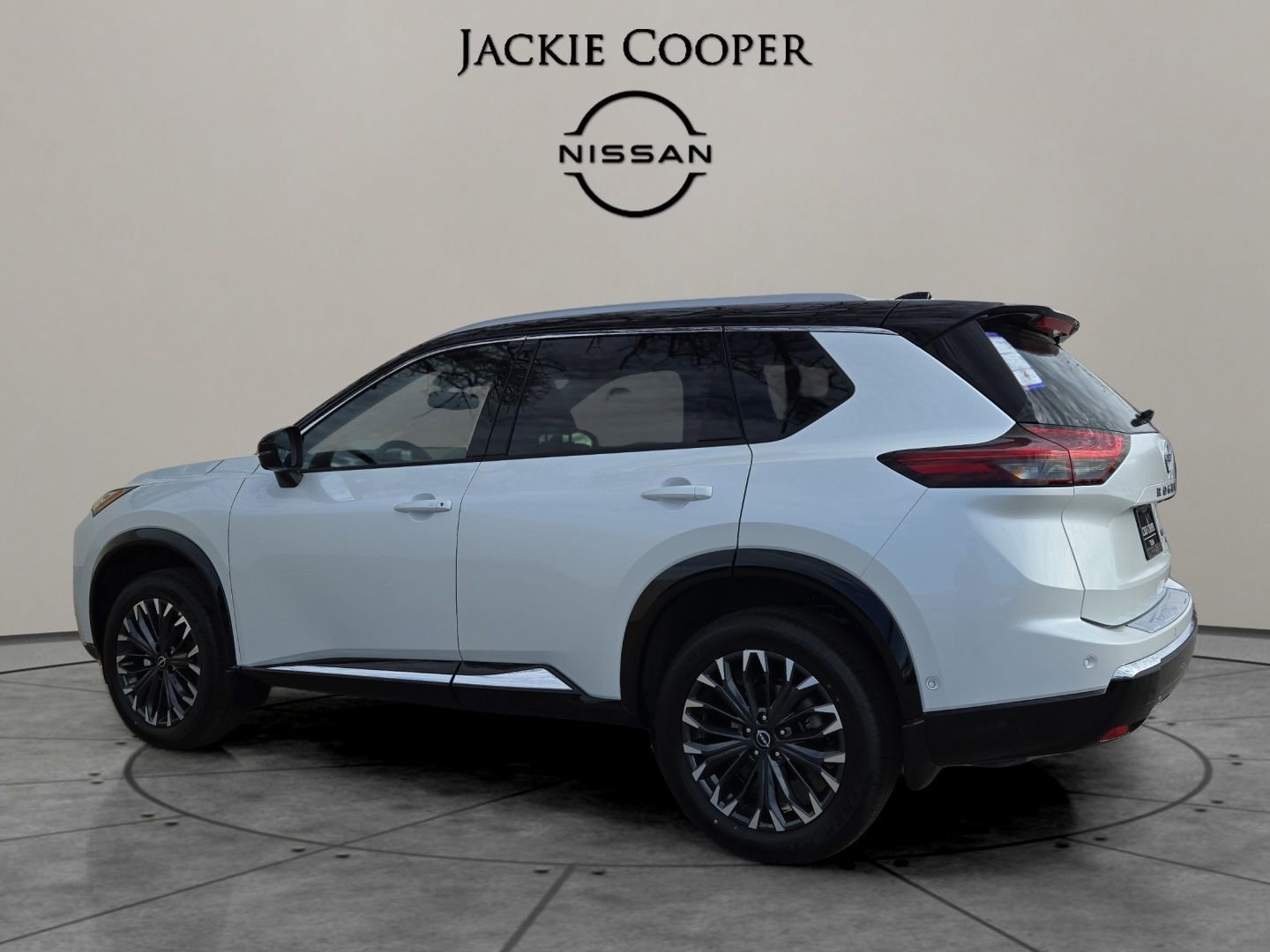 New 2026 Nissan Rogue Platinum w/ Platinum Premium Package AWD/4WD image 3