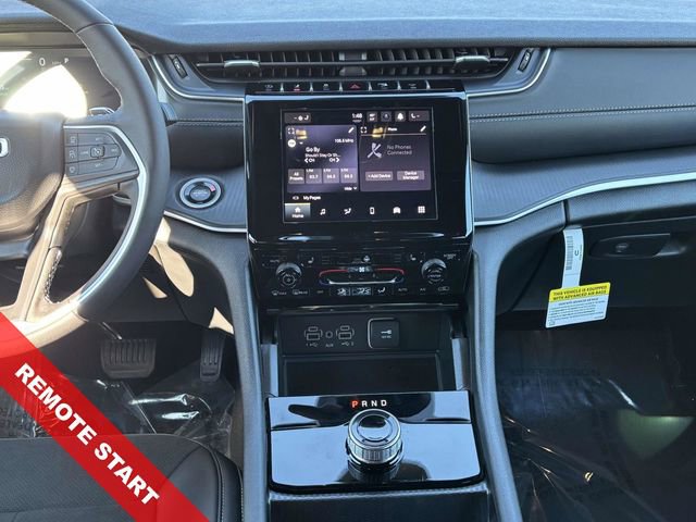 New 2025 Jeep Grand Cherokee Altitude image 9