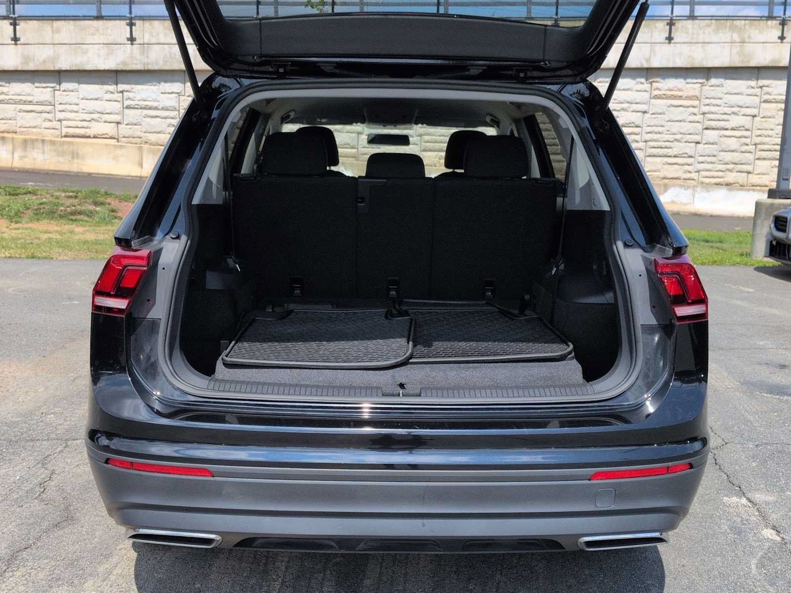 Used 2021 Volkswagen Tiguan S FWD image 32
