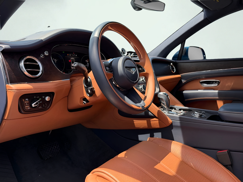 Used 2023 Bentley Bentayga AWD/4WD image 3