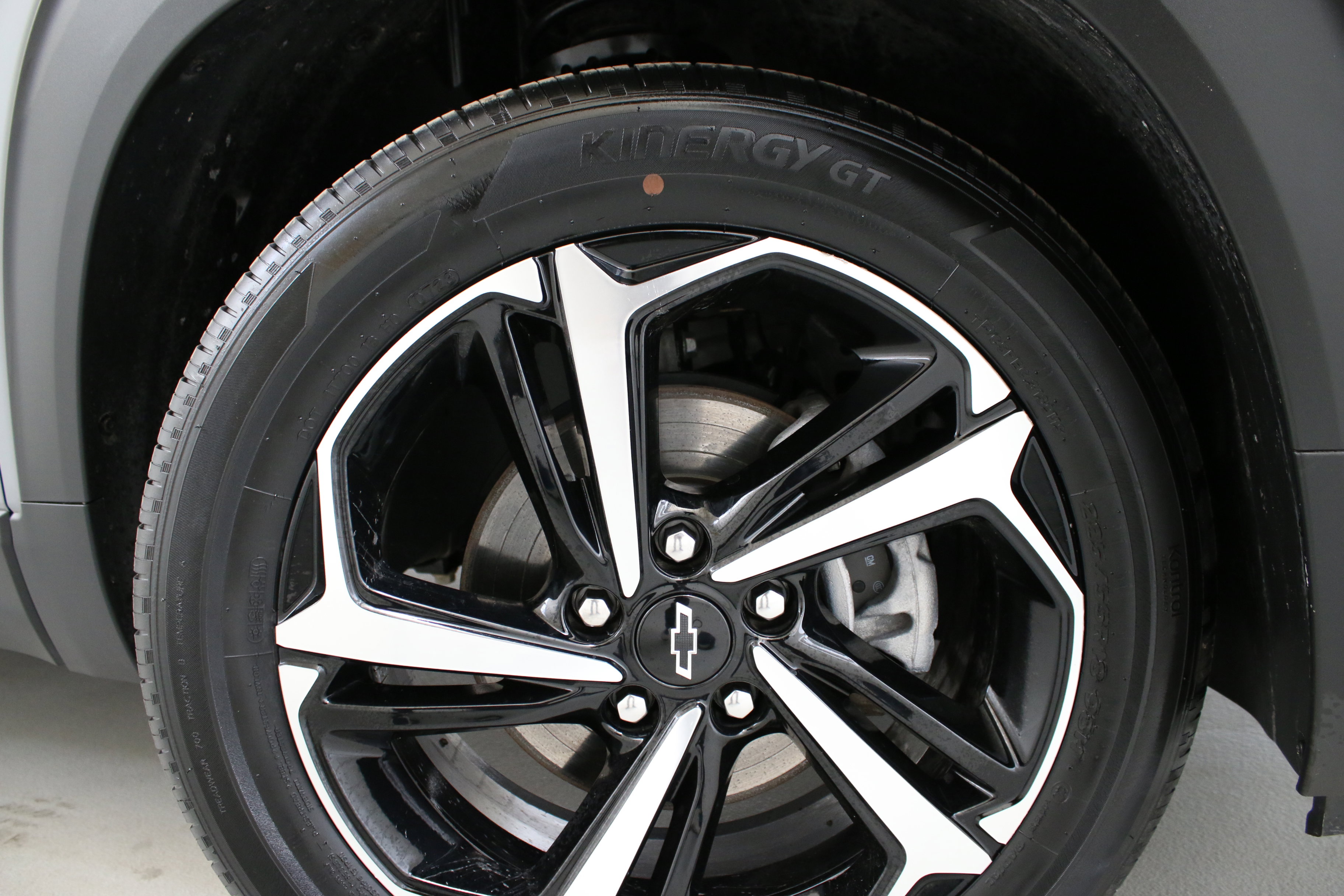 Used 2023 Chevrolet TrailBlazer RS w/ Sun and Liftgate Package image 34