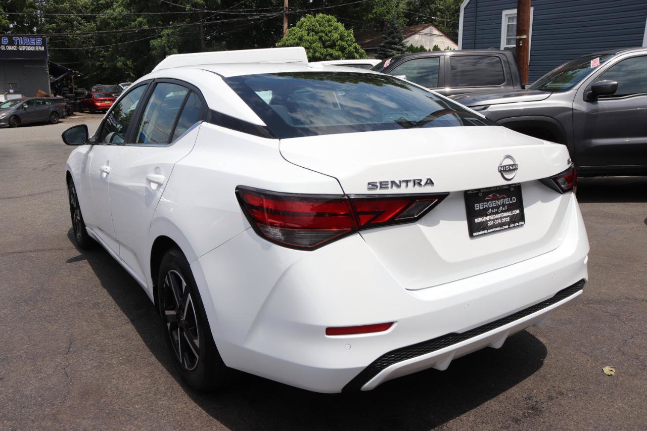 Used 2024 Nissan Sentra SV FWD image 3