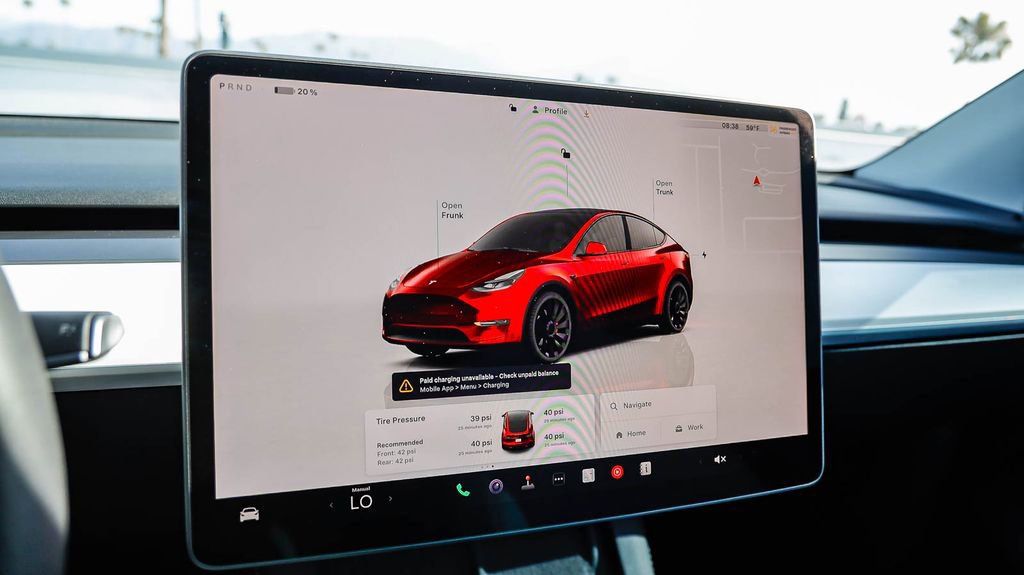 Used 2024 Tesla Model Y Performance image 27