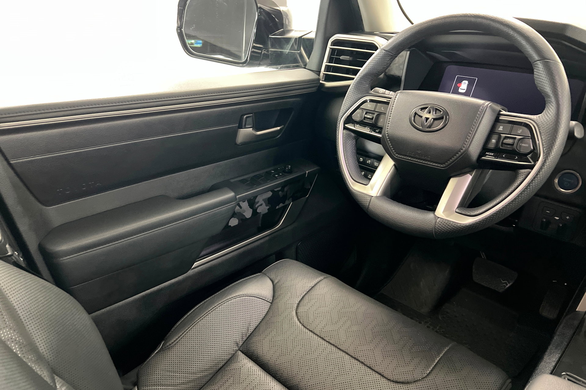 Used 2023 Toyota Sequoia SR5 w/ SR5 Premium Package AWD/4WD image 12