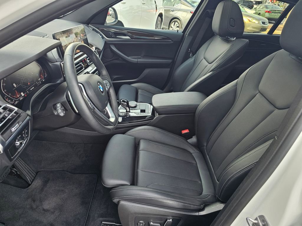 Used 2024 BMW X4 xDrive30i w/ Parking Assistance Package AWD/4WD image 18